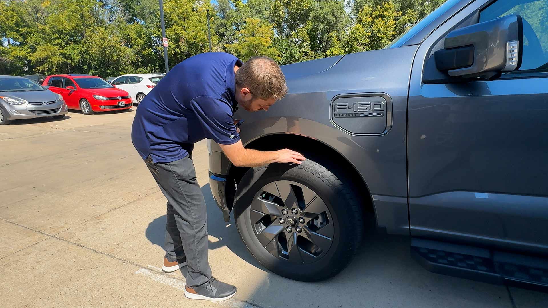 Inspection Checking Tires